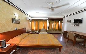 Parakeet Tourist Resort